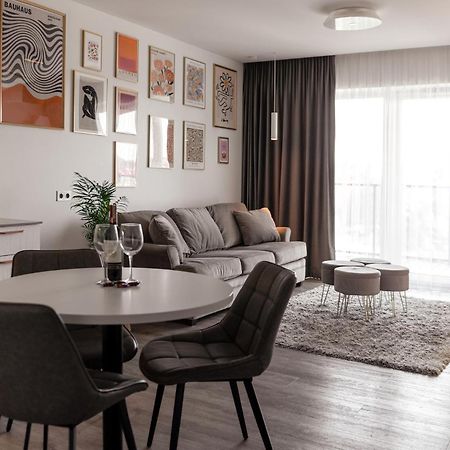 Bright Kaunas Apartment With Castle View Exterior photo