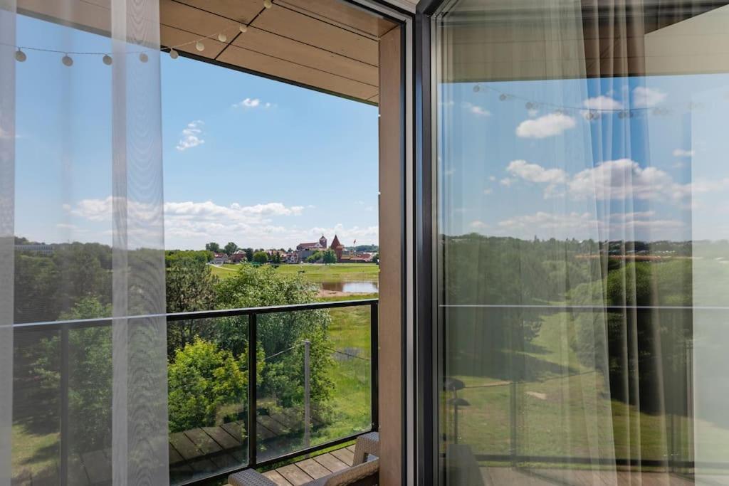 Bright Kaunas Apartment With Castle View Exterior photo